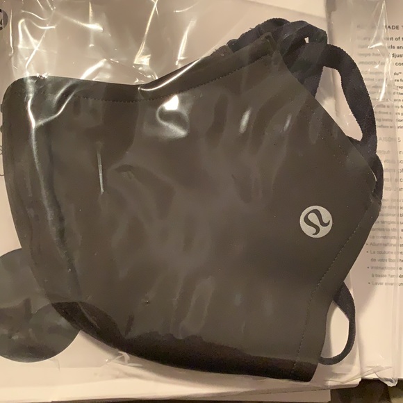 Lululemon Face Mask - Picture 2 of 3